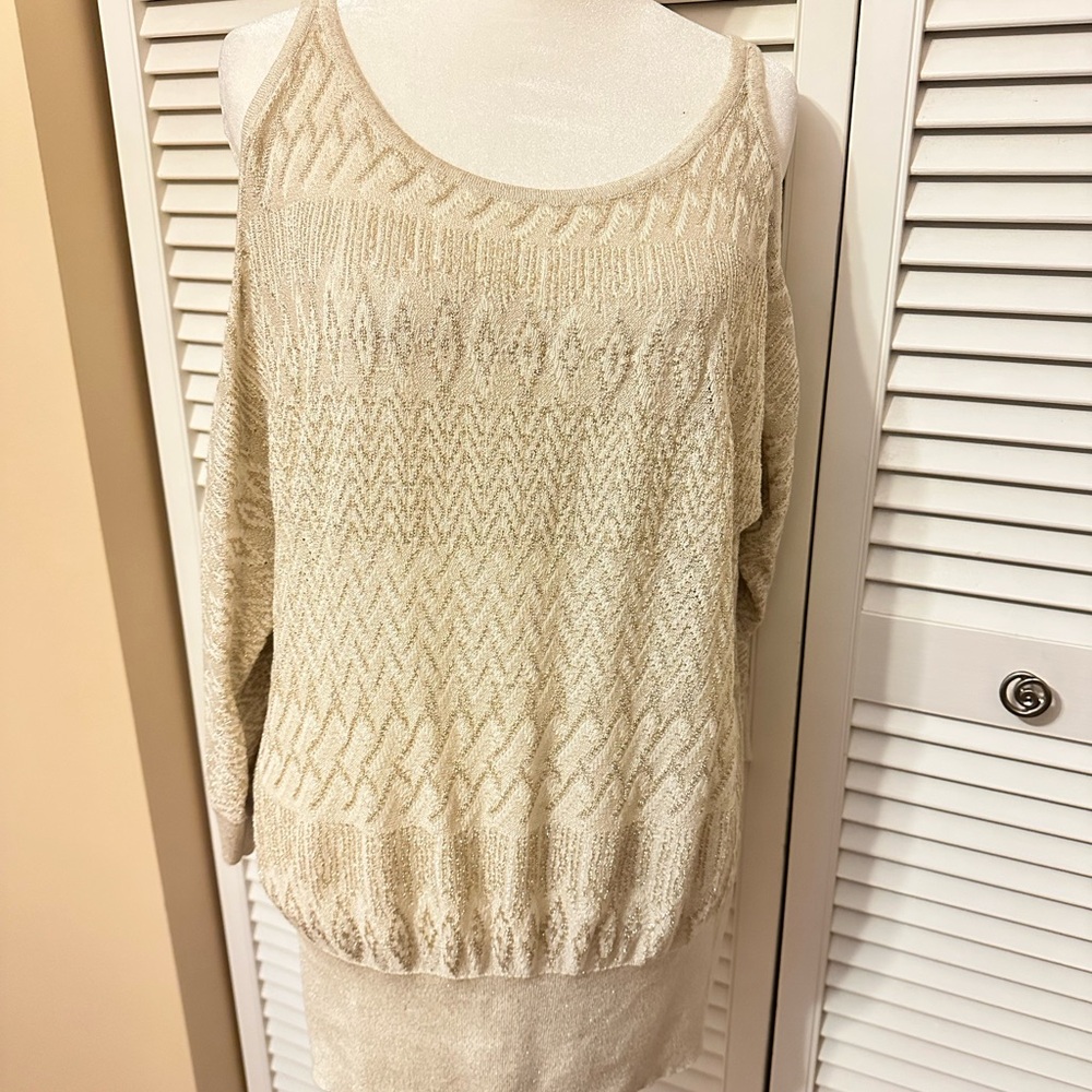 White House Black Market Cream Scoop Neck Sweater